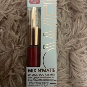 Mix N’ Matte lip duo. Matte lipstick and pearlized gloss. Red velvet.
